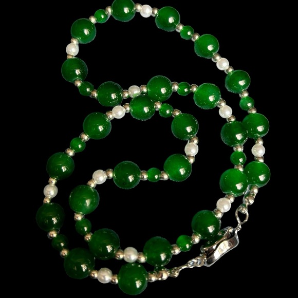 JADE / PEARL/SILVER BEADED EVERYDAY NECKLACE. MARKED 925. - Picture 6 of 15